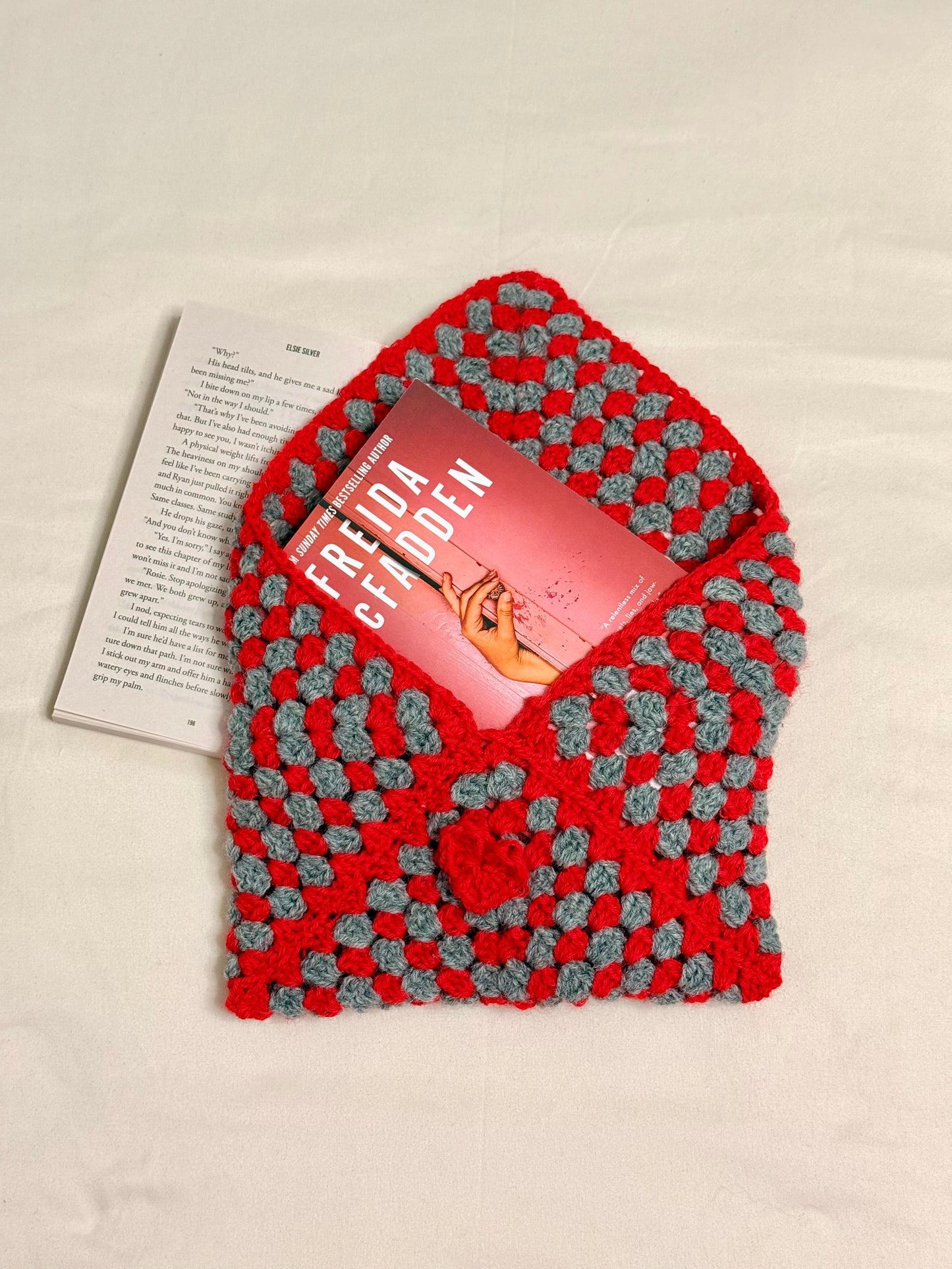 Handgemaakte Booksleeve Grijs/Rood Open
