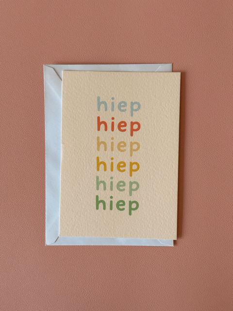 Wenskaart Hiep Hiep Charms Of Chapters