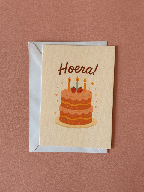 Wenskaart Hoera Charms Of Chapters