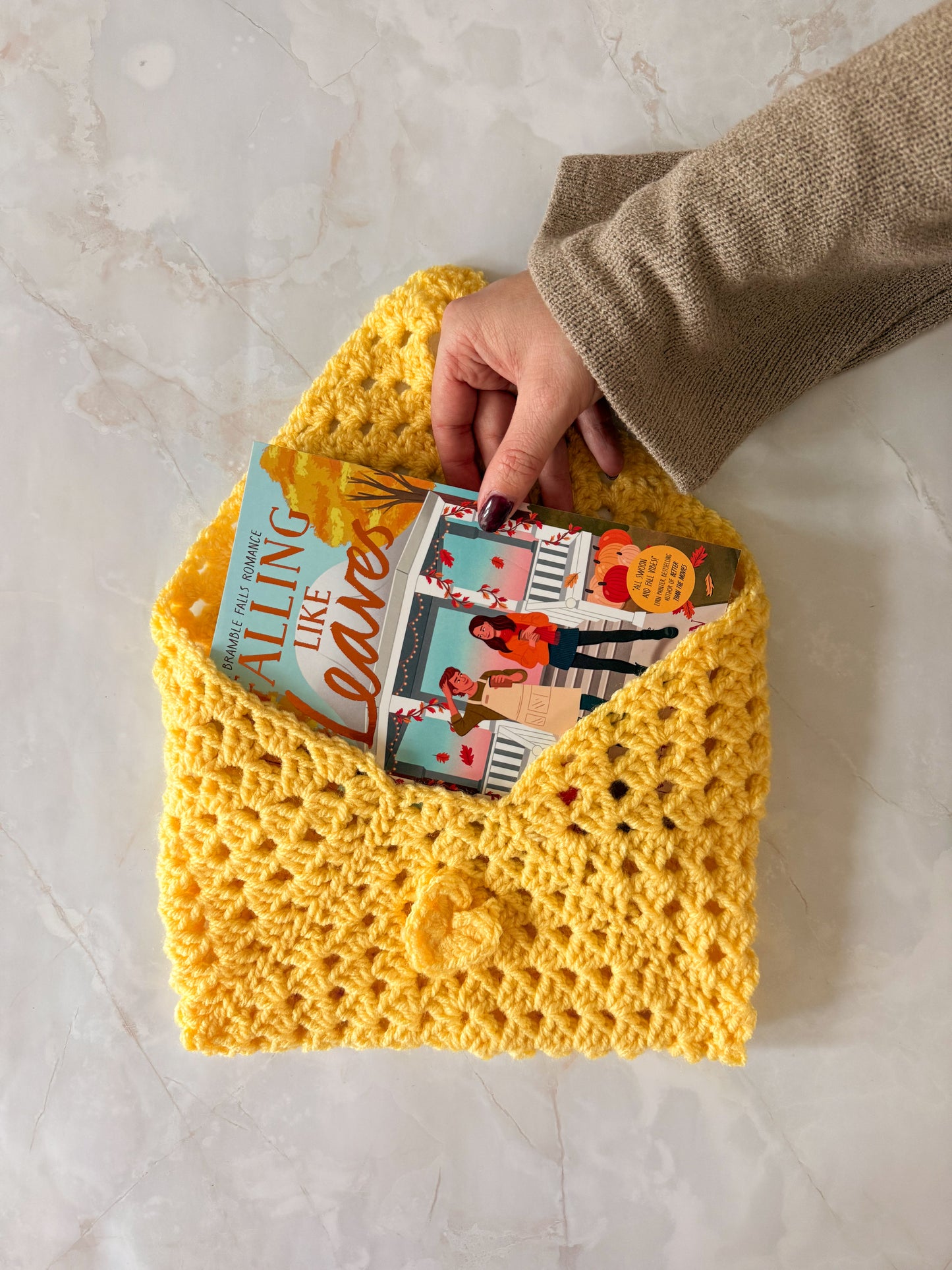 Booksleeve Geel