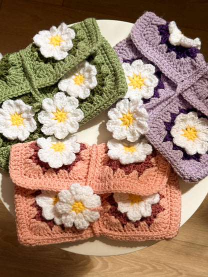 Gehaakte Booksleeve – Peach Daisy