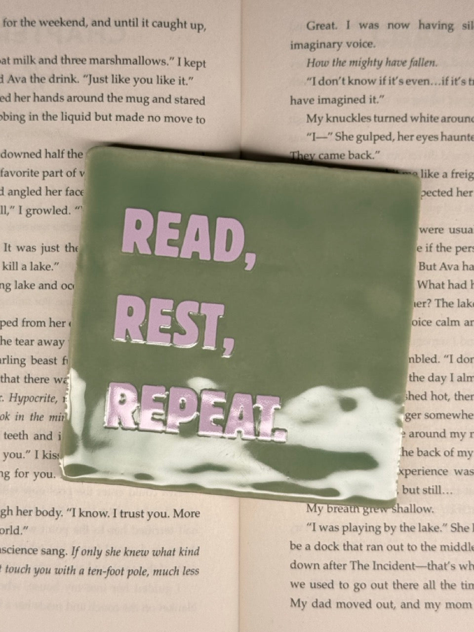 Keramische Tegel Read, Rest, Repeat.