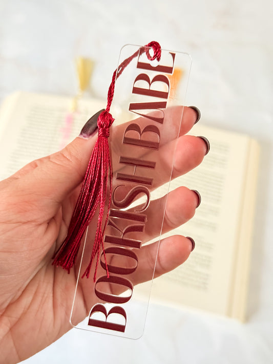 Transparante acryl boekenlegger Bookish Babe met bordeaux tekst