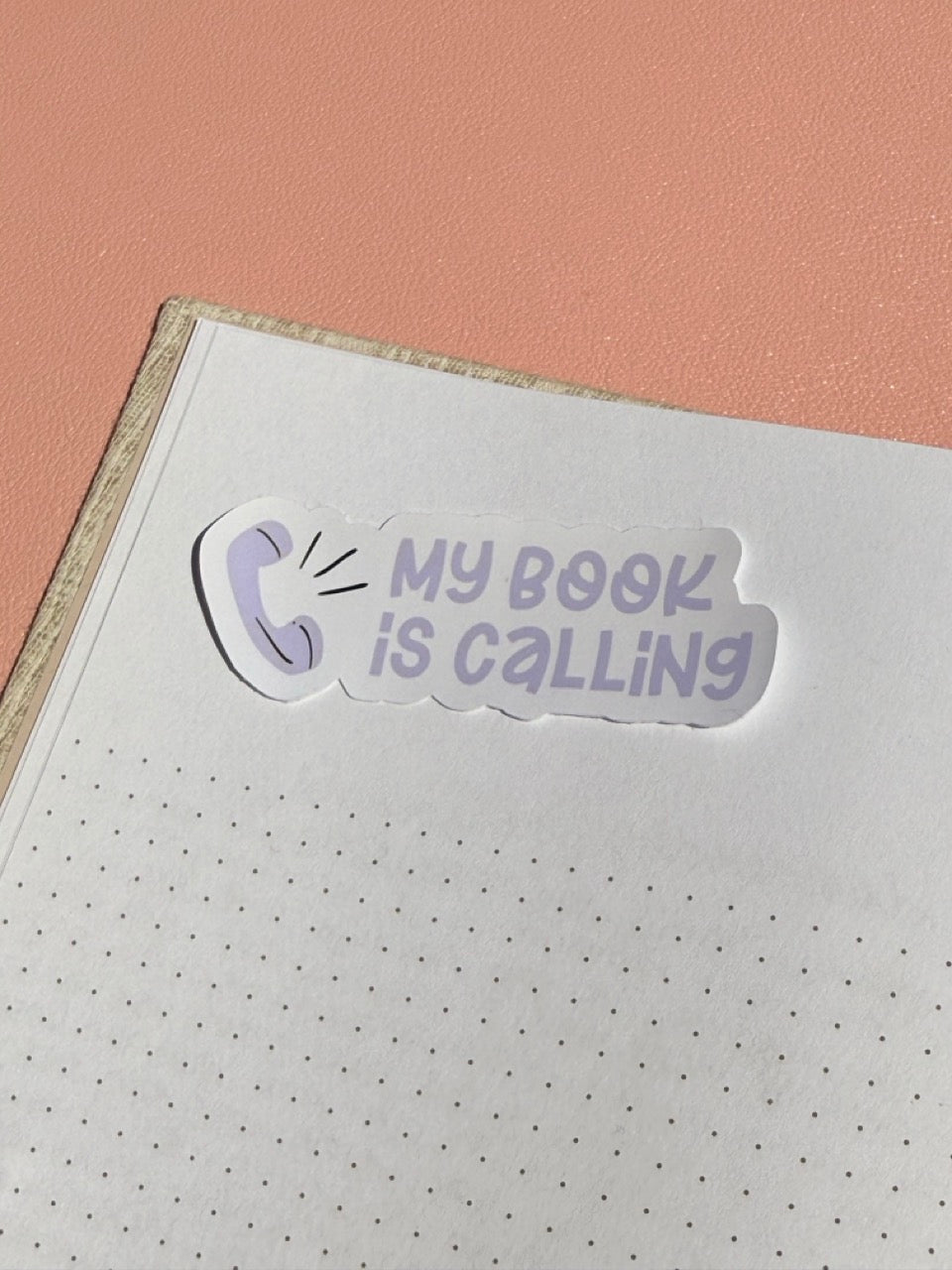 Bookish My Book Is Calling sticker voor reading journals, planners en laptops.