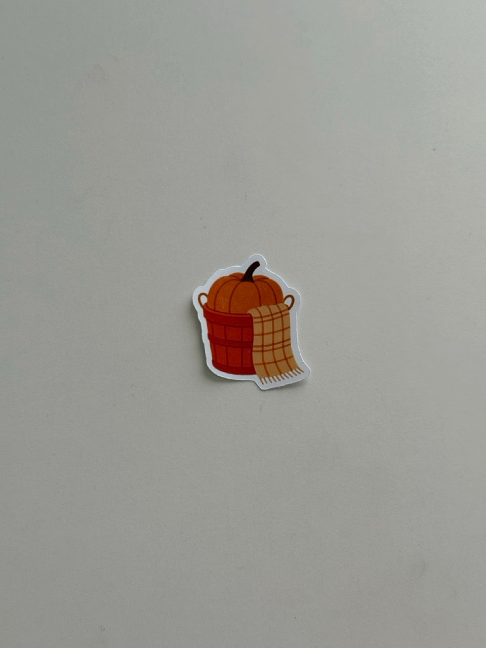 Bookish Pumpkin Basket sticker voor herfstige reading journals en planners.