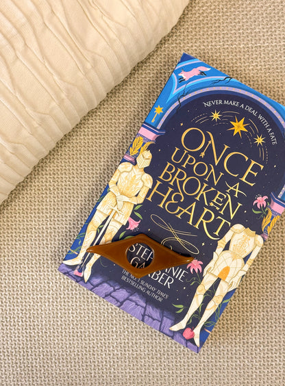 Productfoto van de bruine duimring voor boeken