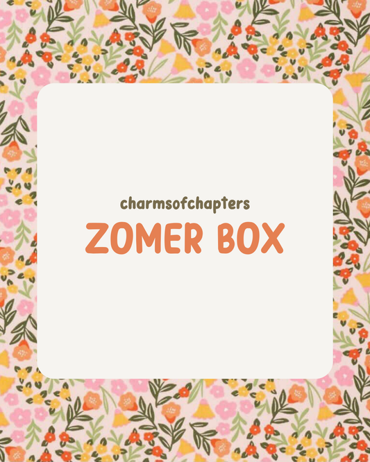 Zomerbox voor boekenliefhebbers met zomerse bookish producten van Charms of Chapters.